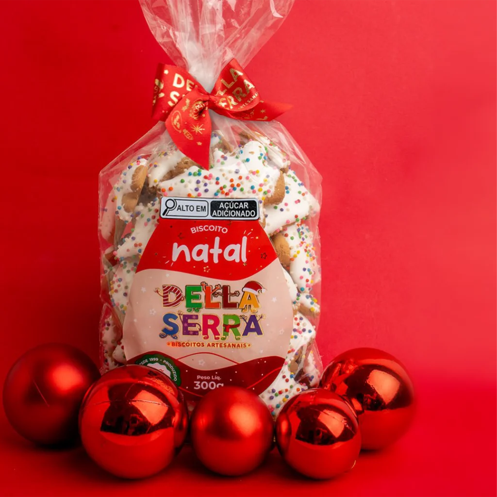 Mais de duas décadas preservando o sabor da tradição. Fundada em 1999, a Biscoitos Della Serra está localizada na charmosa Serra Gaúcha. Produzimos biscoitos artesanais com amor e dedicação, utilizando ingredientes selecionados e métodos que garantem qualidade e sabor incomparáveis.